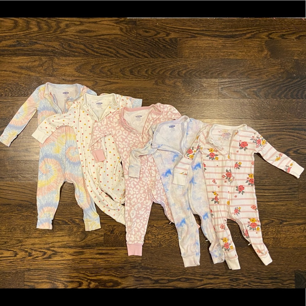Lot of 5 Old Navy one-piece 12-18month pajamas
